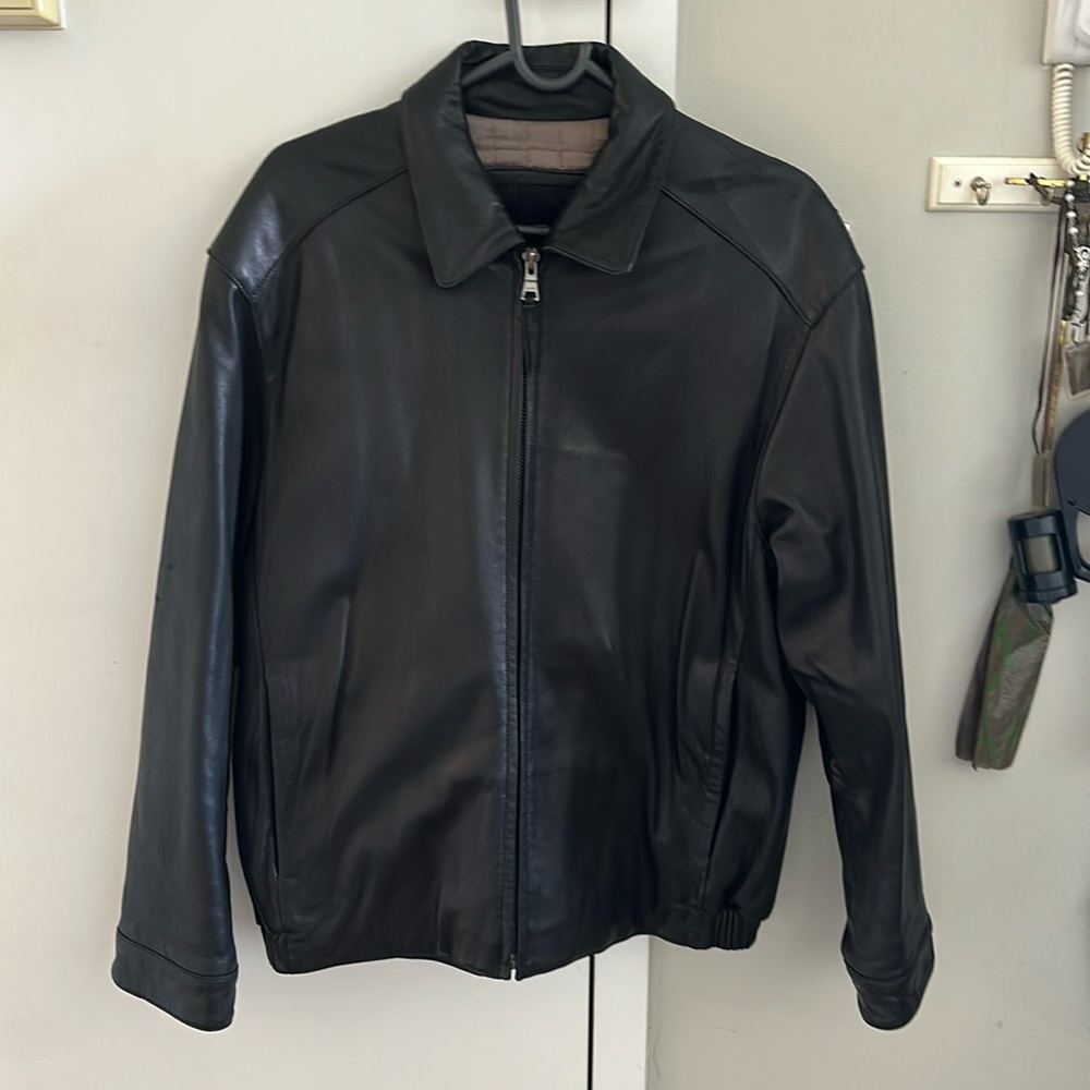 90s Vintage Andrew Marc lamb skin jacket. Size M